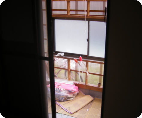 tsurugaoka-house-into-garage.jpg