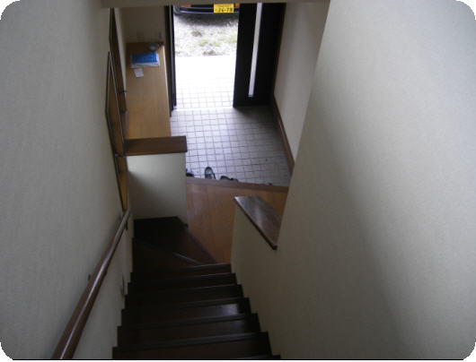 tsurugaoka-house-to-downstairs.jpg